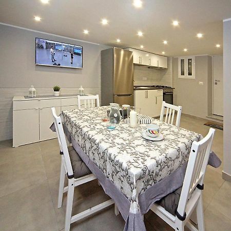 Apartament La Casa Di Helena Neapol Zewnętrze zdjęcie
