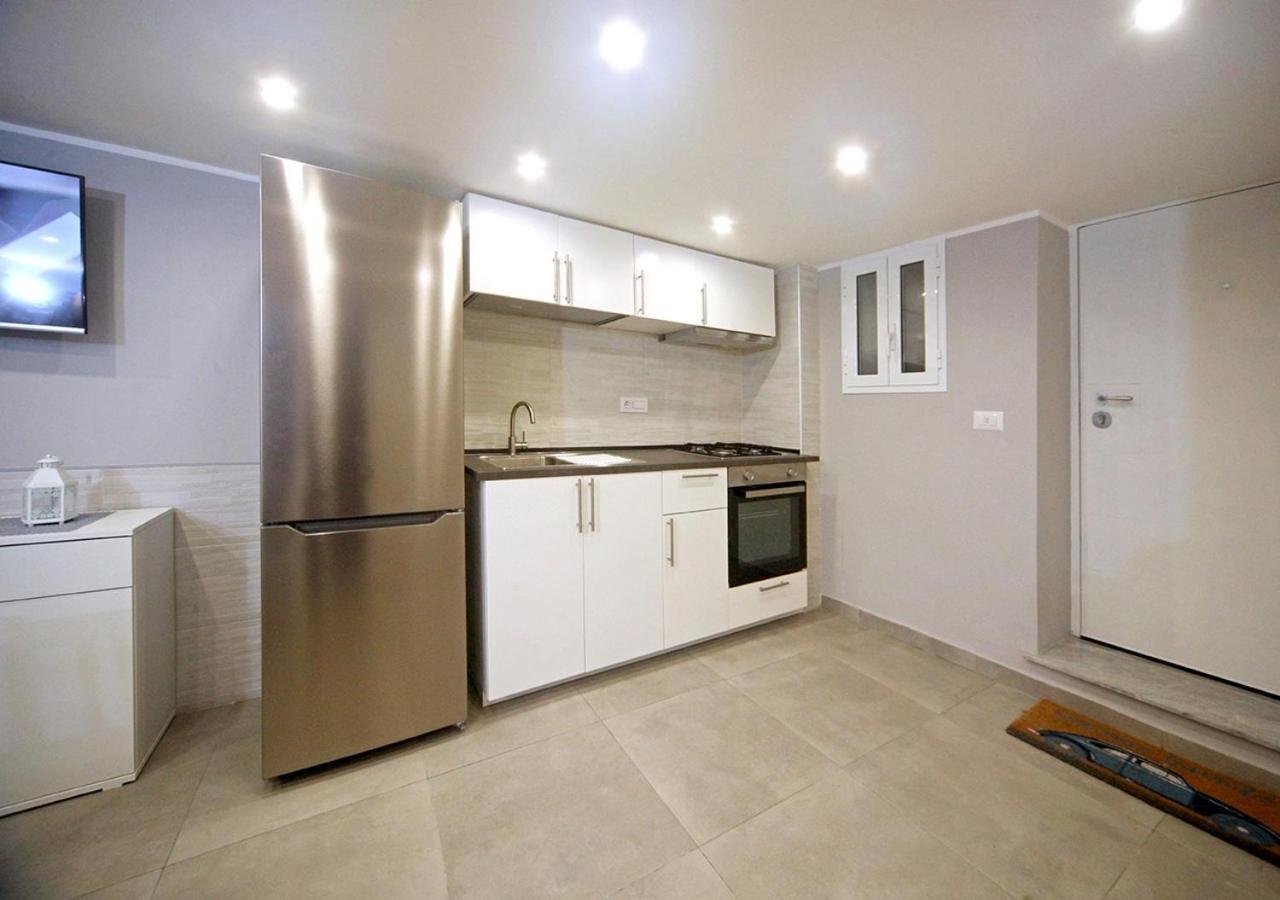 Apartament La Casa Di Helena Neapol Zewnętrze zdjęcie