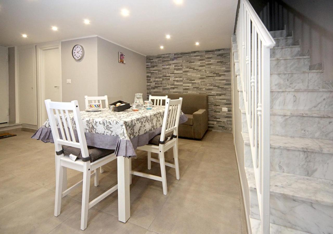 Apartament La Casa Di Helena Neapol Zewnętrze zdjęcie